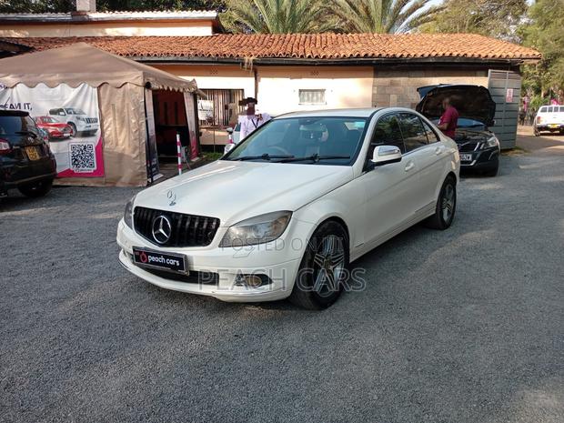 Mercedes-Benz C200 2009 White