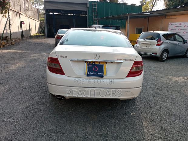 Mercedes-Benz C200 2009 White