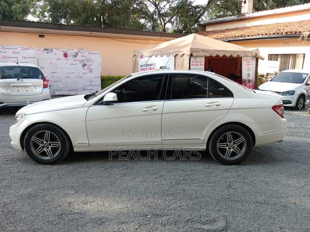 Mercedes-Benz C200 2009 White