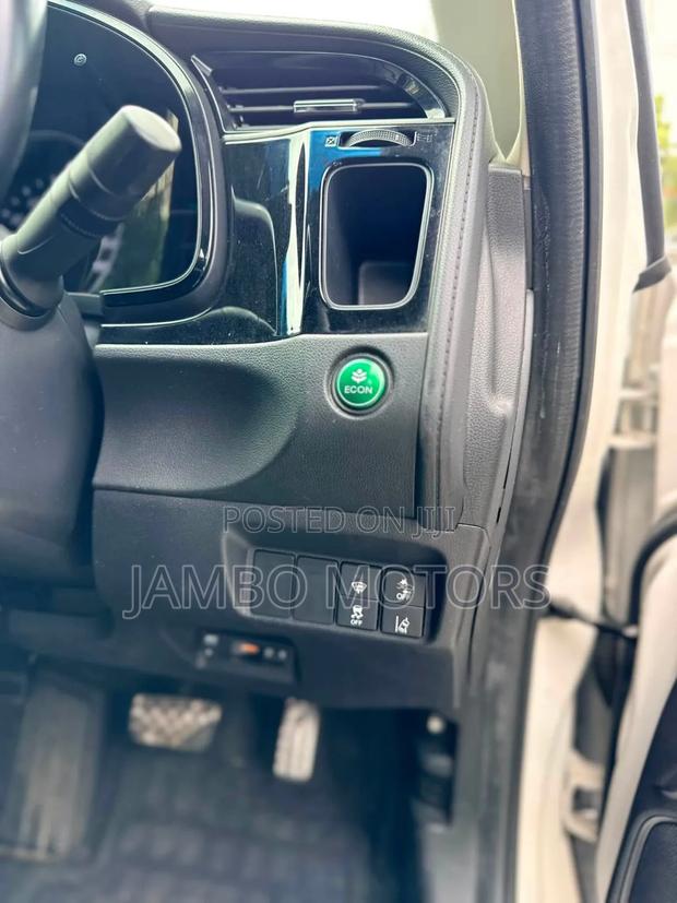 Honda Shuttle 1.5 Hybrid 2WD 2021