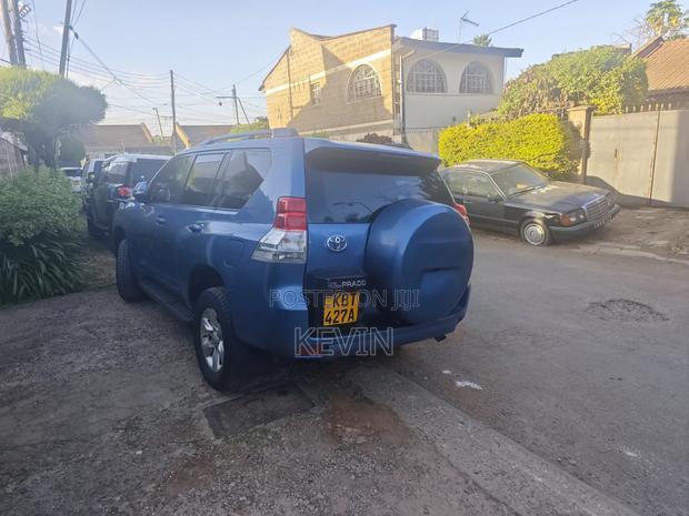 Toyota Land Cruiser Prado 2012 Blue
