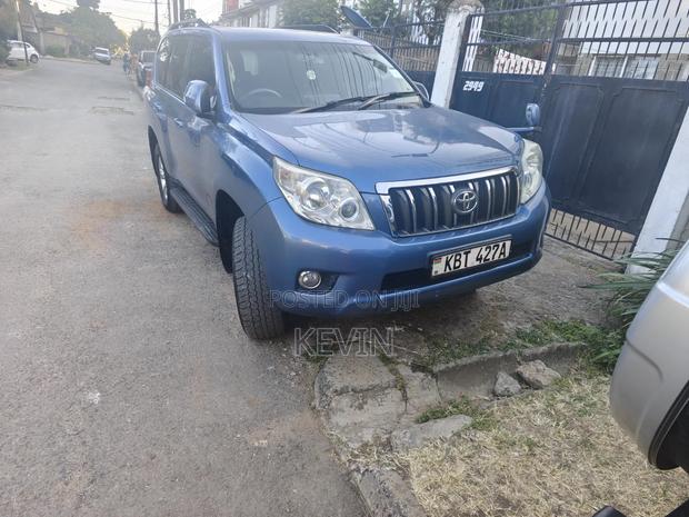 Toyota Land Cruiser Prado 2012 Blue