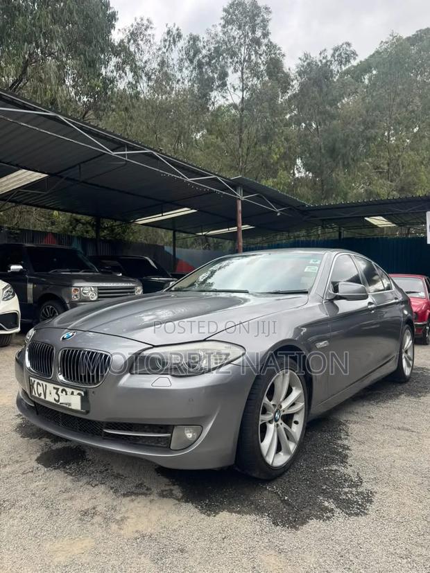 BMW 528i 2012 Gray