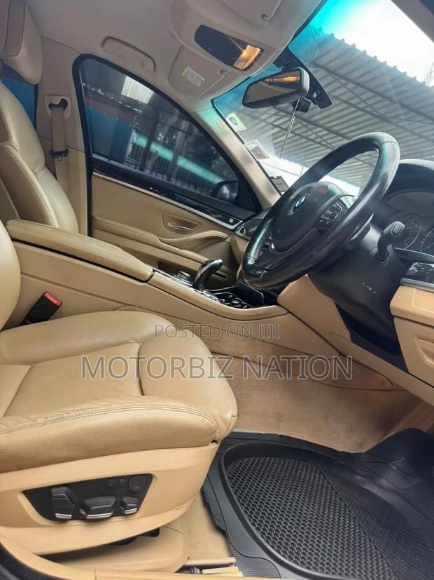 BMW 528i 2012 Gray