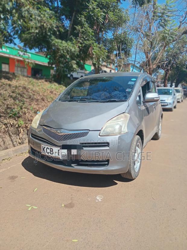 Toyota Ractis 2008 Gray