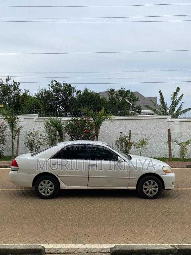 Toyota Mark II 2000 White