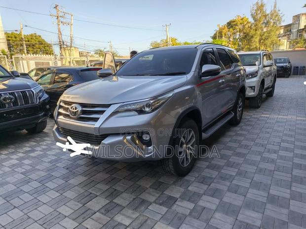 Toyota Fortuner 2019 Gray