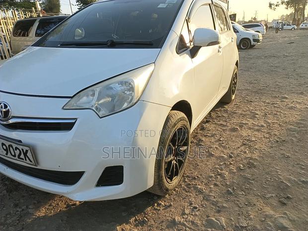 Toyota Ractis 2010 White