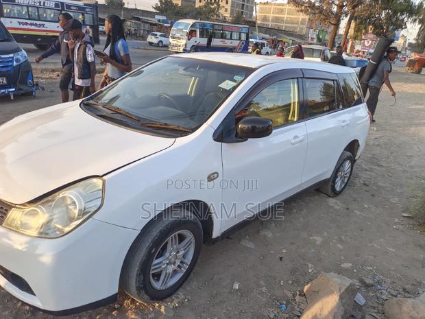 Nissan Advan 2011 White