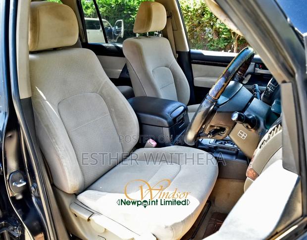 Toyota Land Cruiser 2010 Black