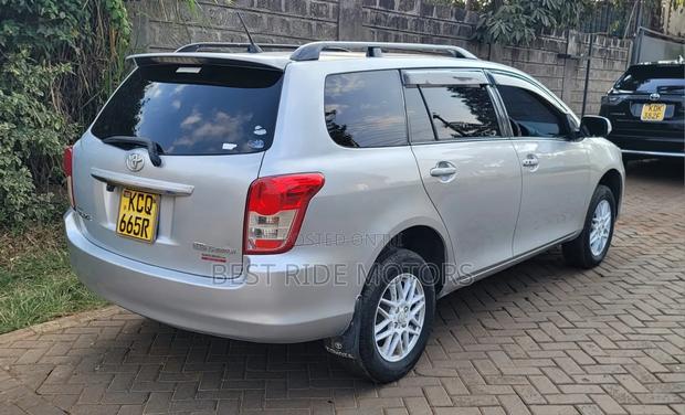 Toyota Corolla Fielder 2012 Silver