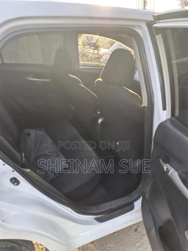 Toyota Auris 2010 White