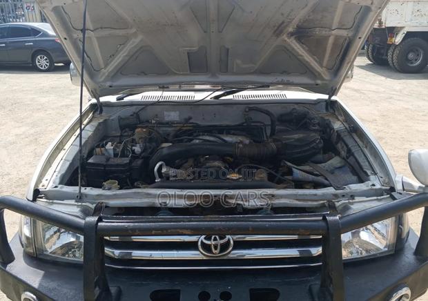 Toyota Land Cruiser 2003 Off white