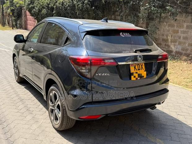 Honda Vezel 2018 Black