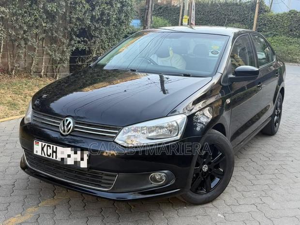Volkswagen Polo 2010 Black