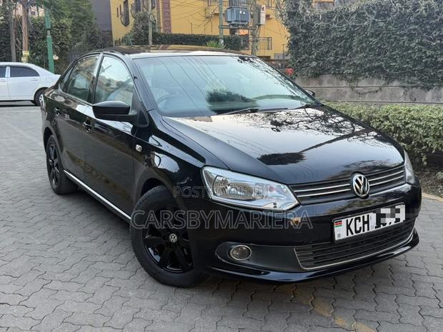 Volkswagen Polo 2010 Black