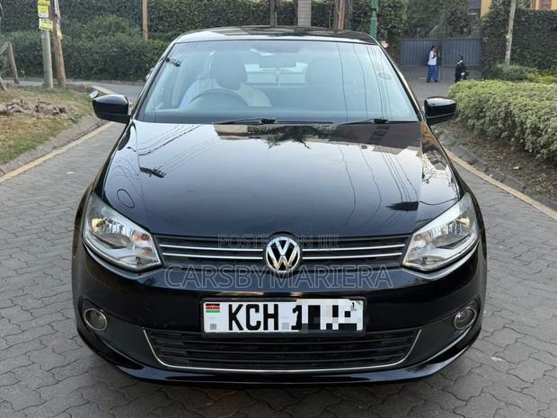 Volkswagen Polo 2010 Black