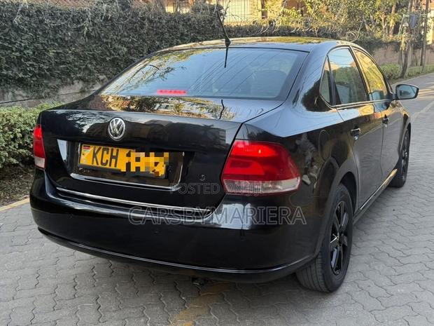 Volkswagen Polo 2010 Black