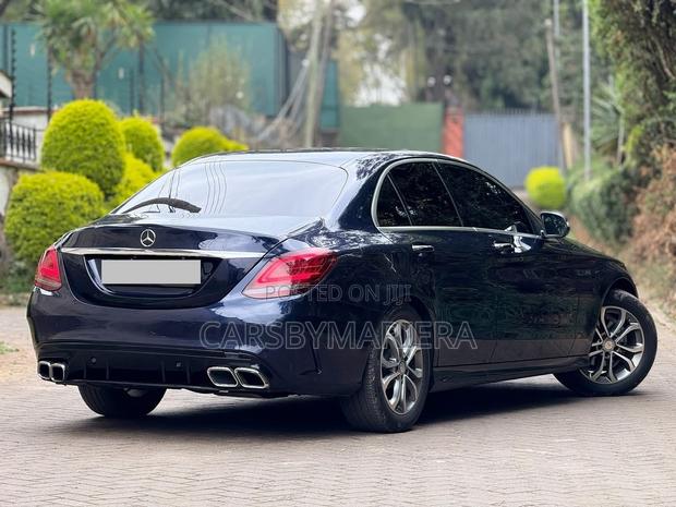 Mercedes-Benz C180 2015 Blue