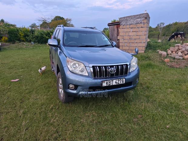 Toyota Land Cruiser Prado 2012 Blue