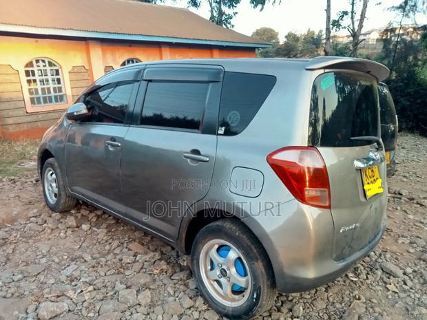 Toyota Ractis 2008 Gray