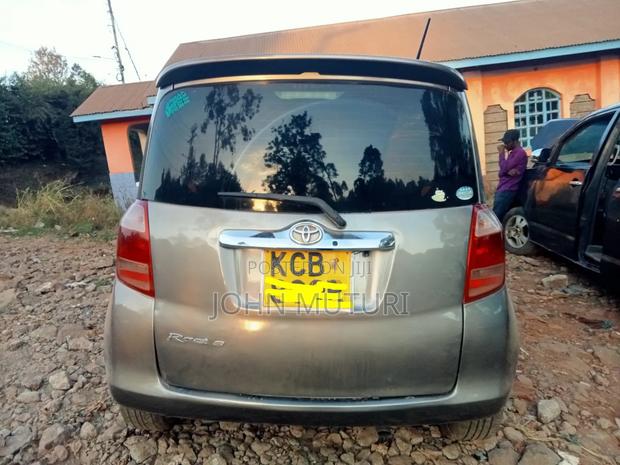 Toyota Ractis 2008 Gray