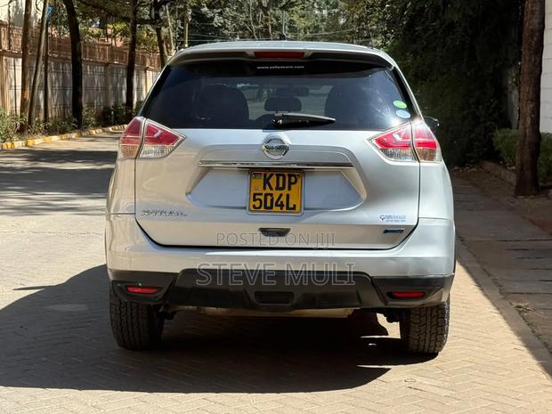 Nissan X-Trail 2016 Silver
