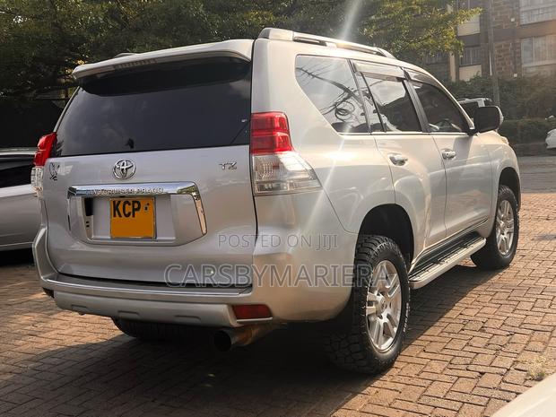 Toyota Land Cruiser Prado 4.0 Petrol TZ-G 2011 Silver