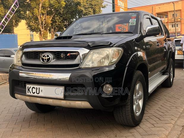Toyota Hilux 3.0 D-4D 4x4 2012 Black