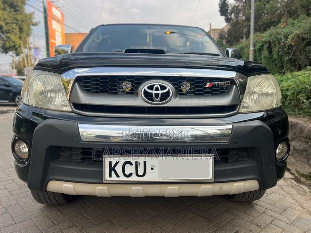 Toyota Hilux 3.0 D-4D 4x4 2012 Black
