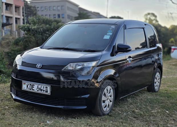 Toyota Spade 2014 Black