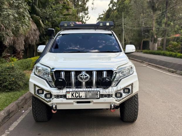 Toyota Land Cruiser Prado 2012 Off white