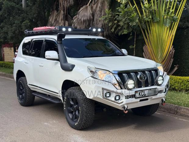 Toyota Land Cruiser Prado 2012 Off white