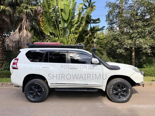 Toyota Land Cruiser Prado 2012 Off white