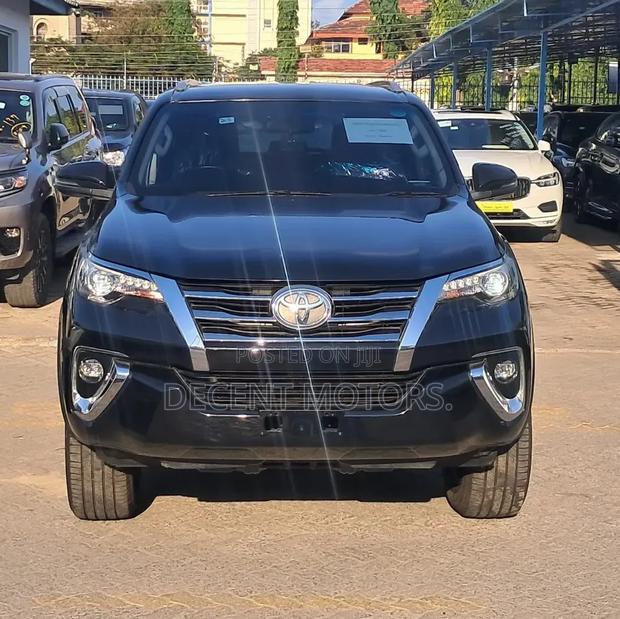 Toyota Fortuner 2.4 D AWD 2019 Gray