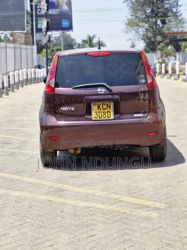 Nissan Note 2010 Burgundy