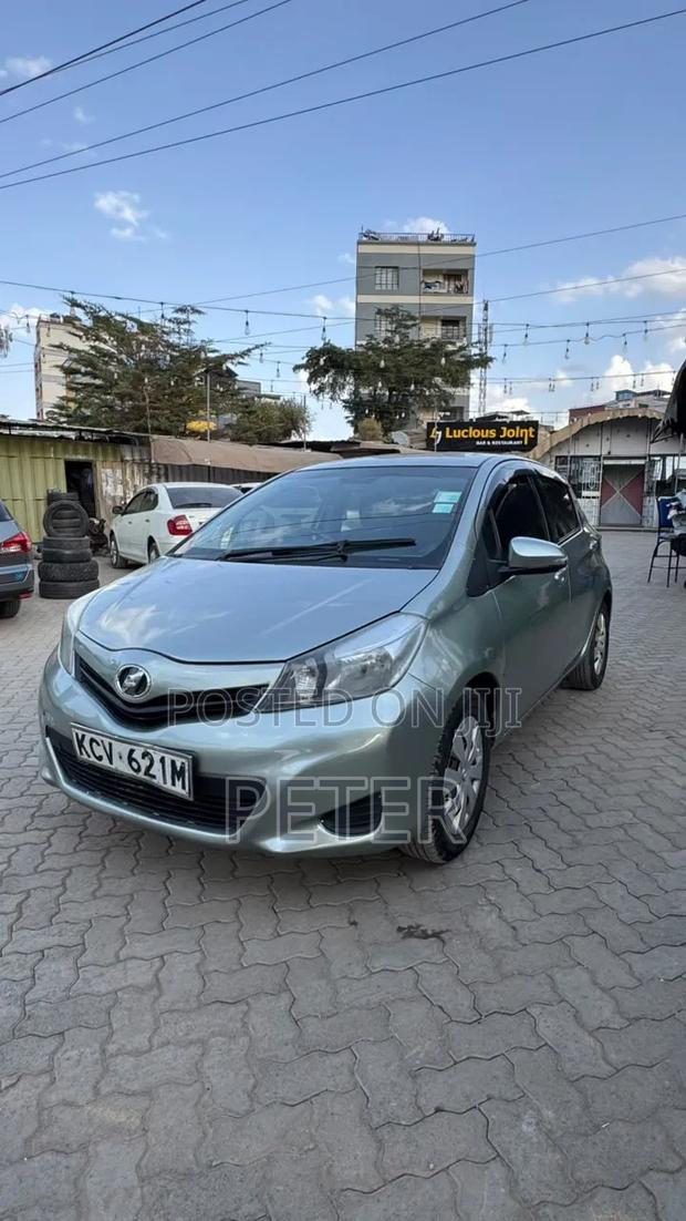 Toyota Vitz 2012 Gray