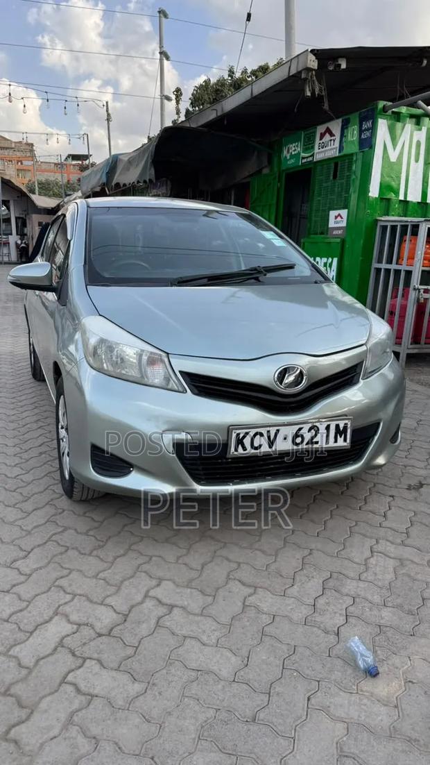 Toyota Vitz 2012 Gray