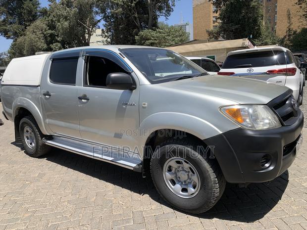 Toyota Hilux 2010 Silver