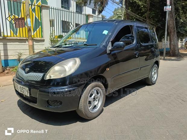 Toyota Fun Cargo 2003 Black