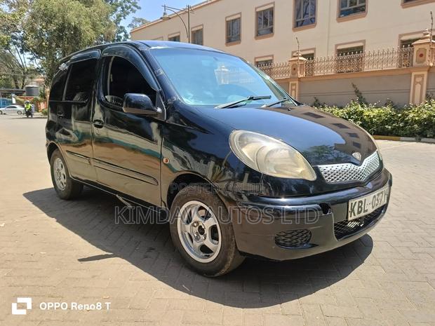 Toyota Fun Cargo 2003 Black