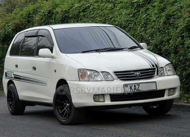 Toyota Gaia 2000 Pearl