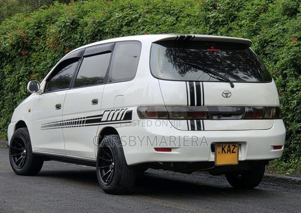 Toyota Gaia 2000 Pearl