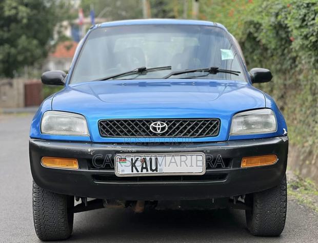 Toyota RAV4 Cabriolet 1998 Blue