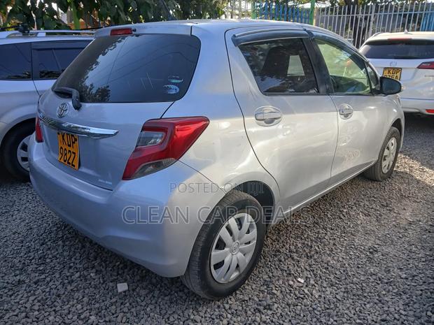 Toyota Vitz 2016 Silver