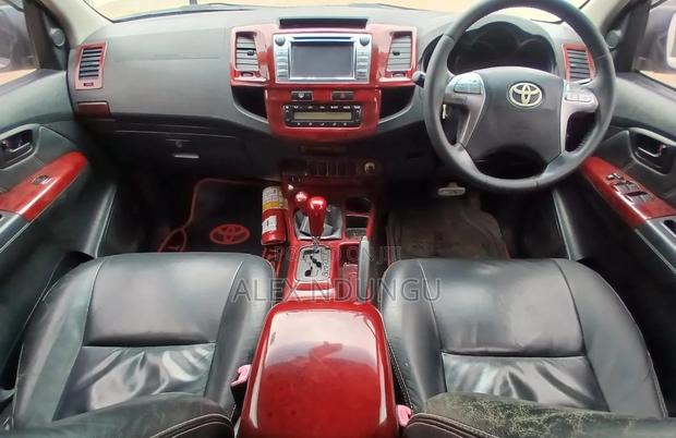 Toyota Hilux 2013 Silver
