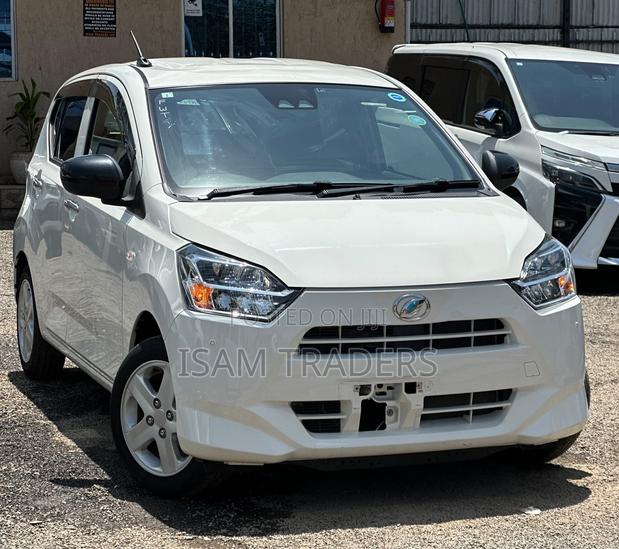 Daihatsu Mira 2019