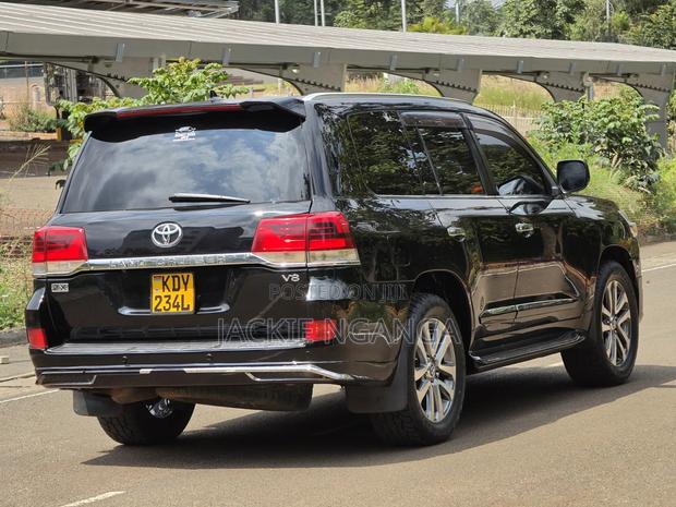 Toyota Land Cruiser 2011 Black