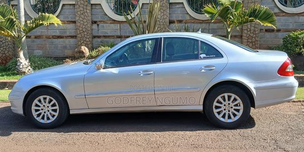 Mercedes-Benz E300 2009 Silver