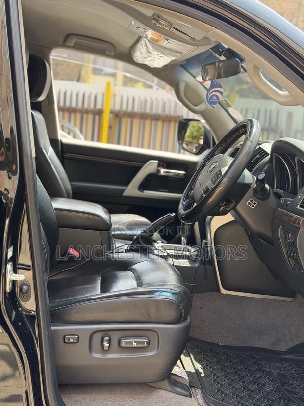 Toyota Land Cruiser 2012 Black